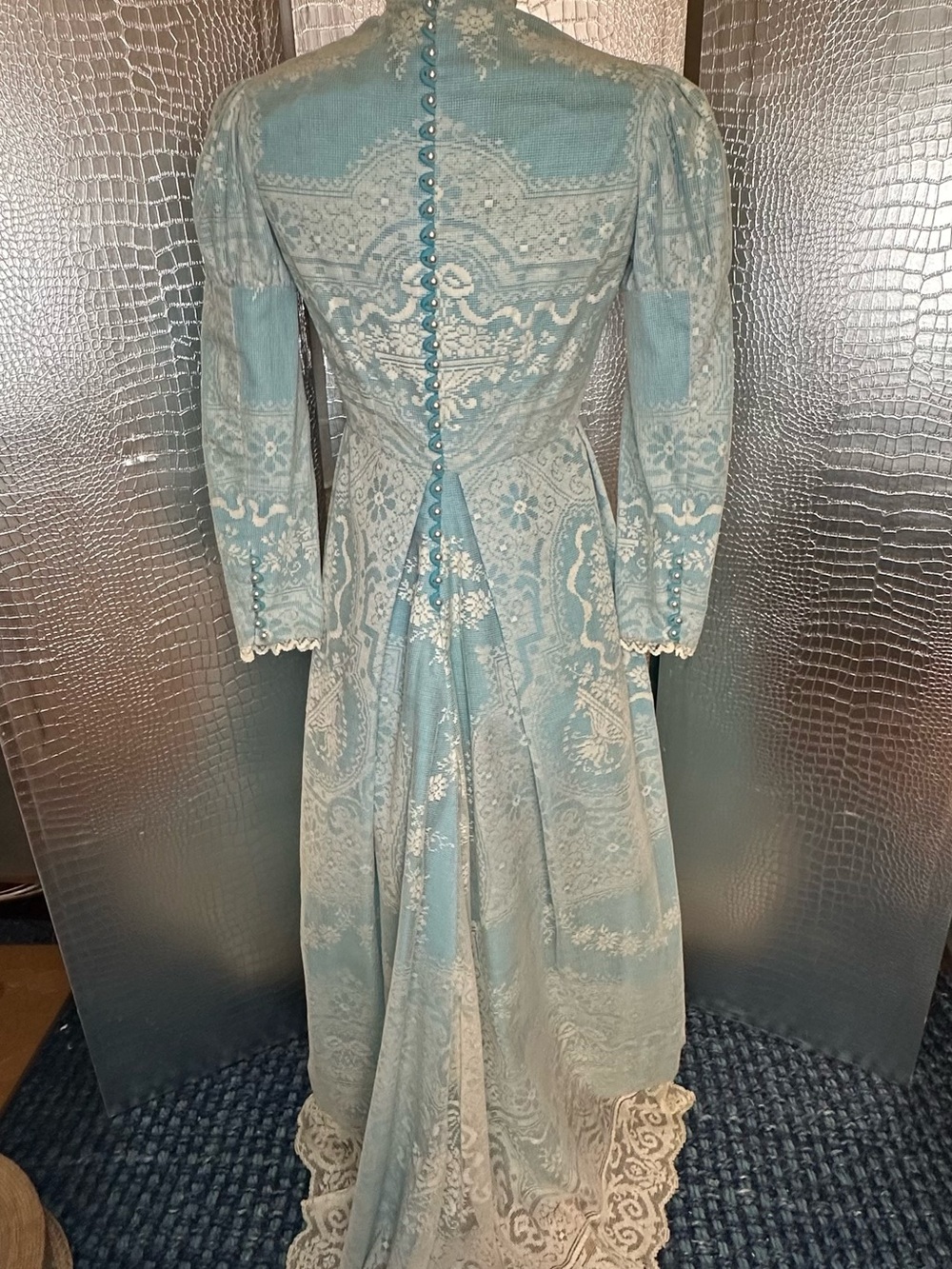 Vintage Style Tea Gown Turquoise White Lace Overlay & Faux Pearl Buttons - Picture 13 of 16